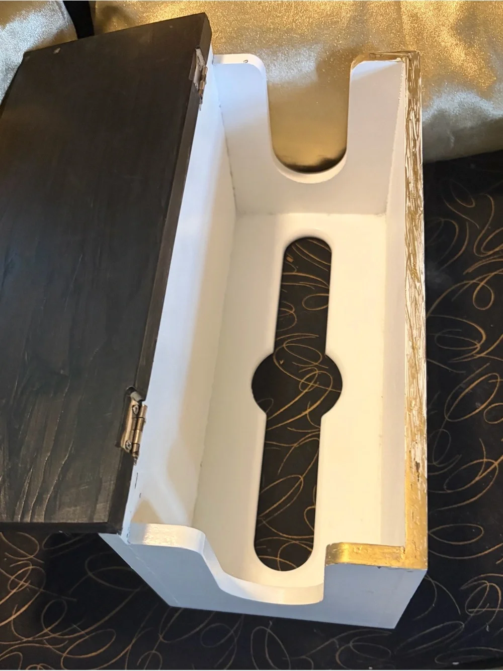 Take Out White Decorative Paper Towel Holder